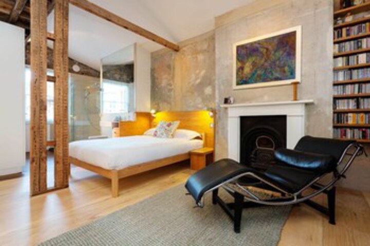 Room 13 of 14
