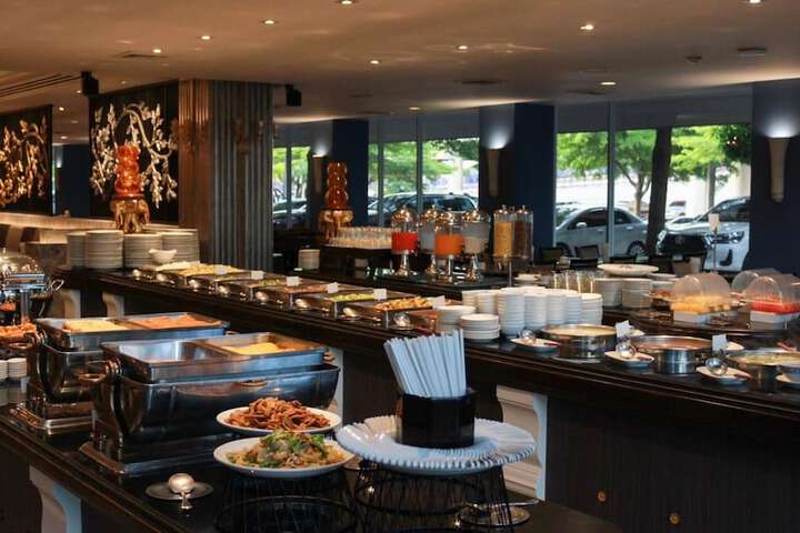 Dining 62 of 91