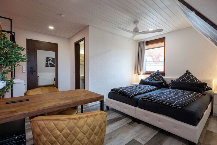 Room 4 of 22