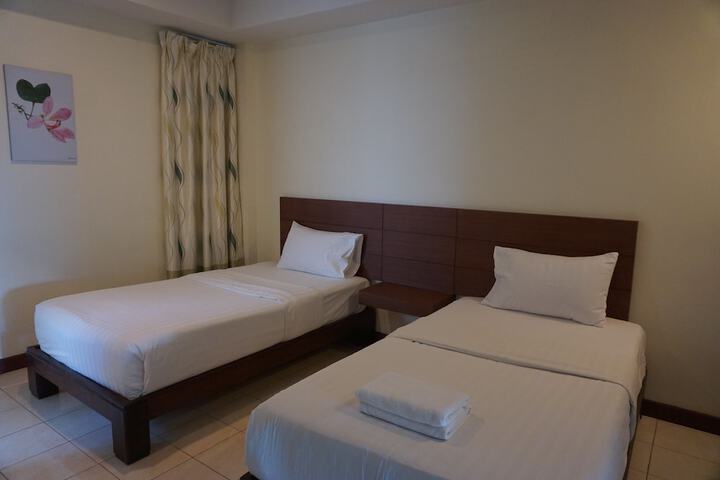 Room 6 of 46