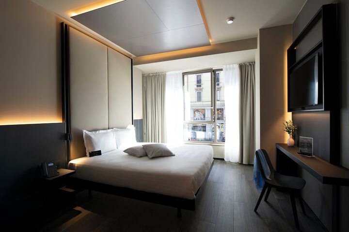 Room 17 of 34