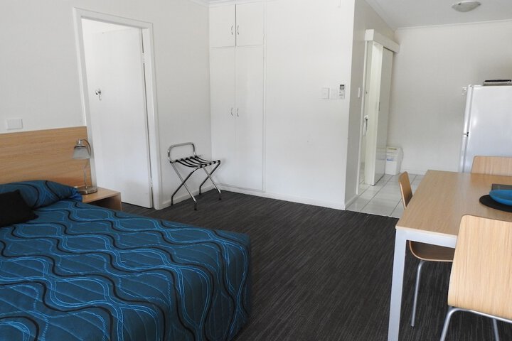 Room 15 of 48