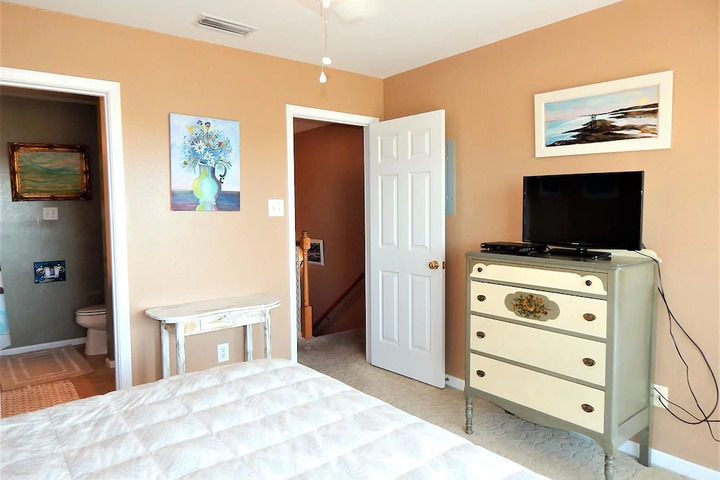 Room 3 of 6