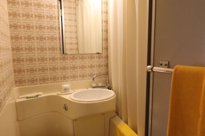 Room 10 of 19