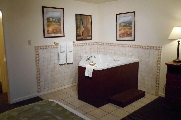 Room 22 of 28