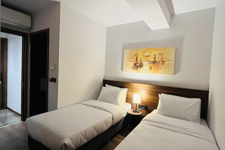 Room 6 of 21