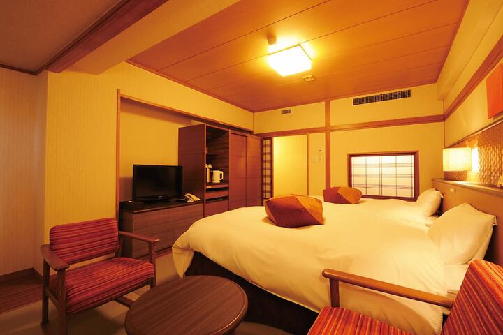 Room 3 of 34