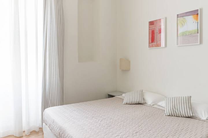Room 8 of 32