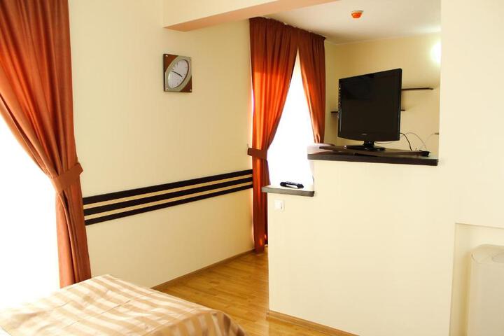Photo 9
