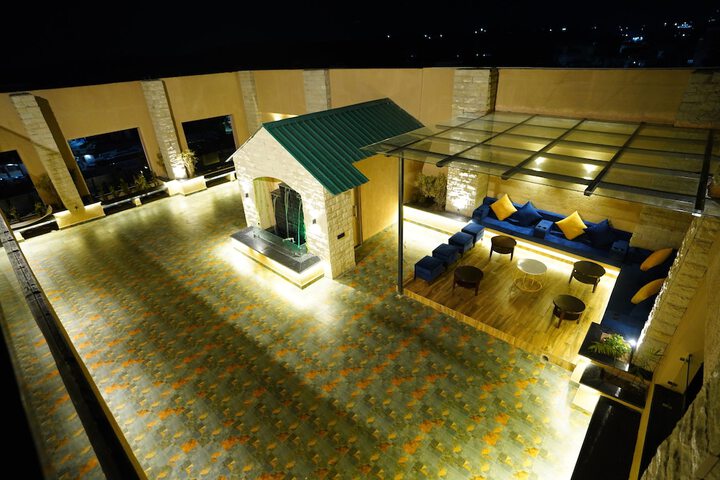 Hotel Exterior 20 of 21