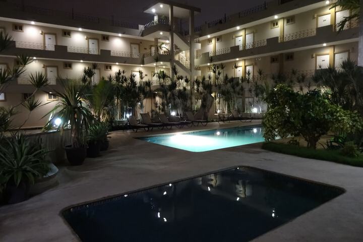 Hotel Pool