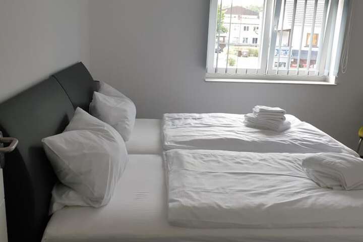 Room 12 of 30