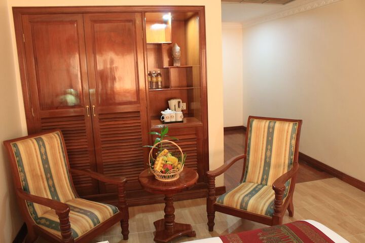Room 15 of 53