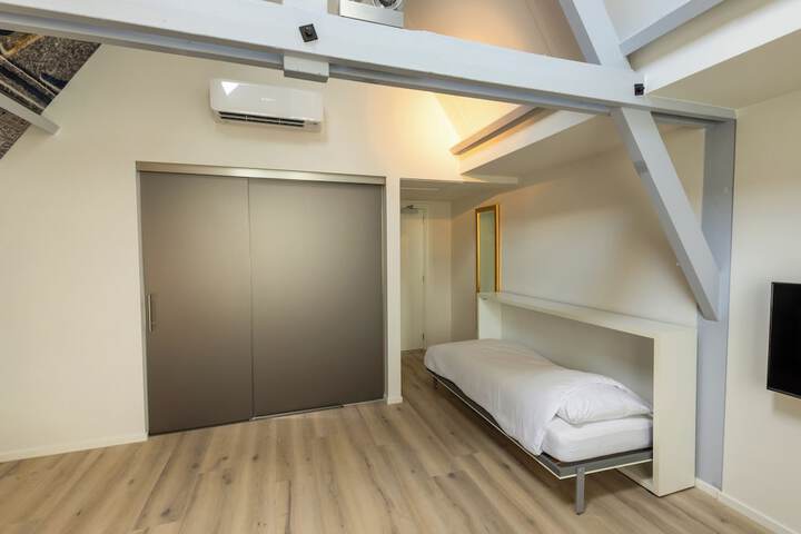 Room 8 of 29