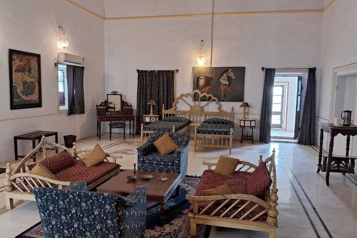 Room 2 of 11