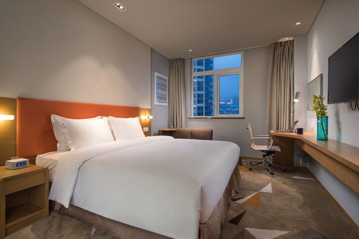 Room 6 of 29