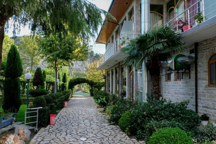 Hotel Exterior 116 of 139