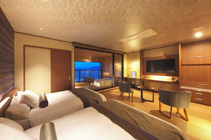 Room 11 of 40