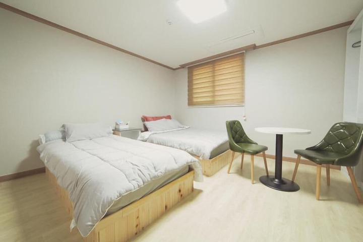 Room 15 of 64