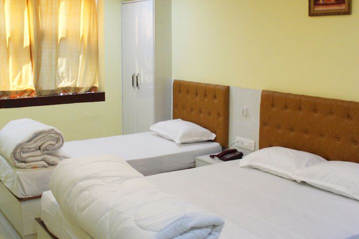 Room 16 of 33