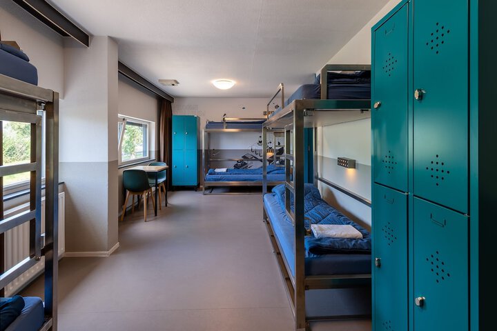 Room 11 of 36