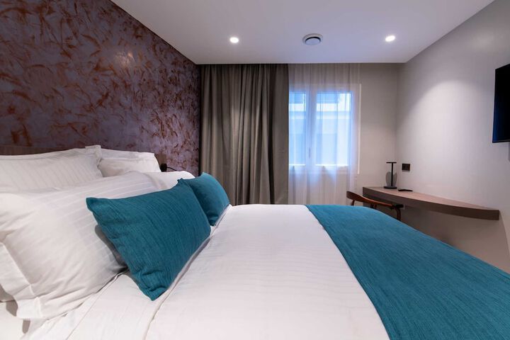 Room 3 of 33