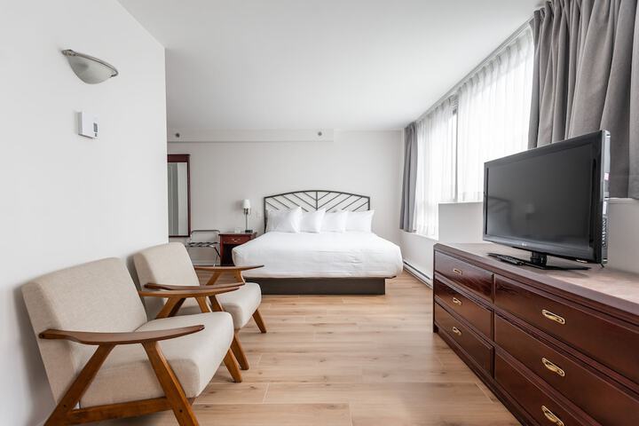 Room 9 of 52