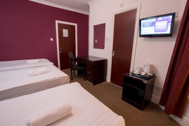 Room 11 of 34