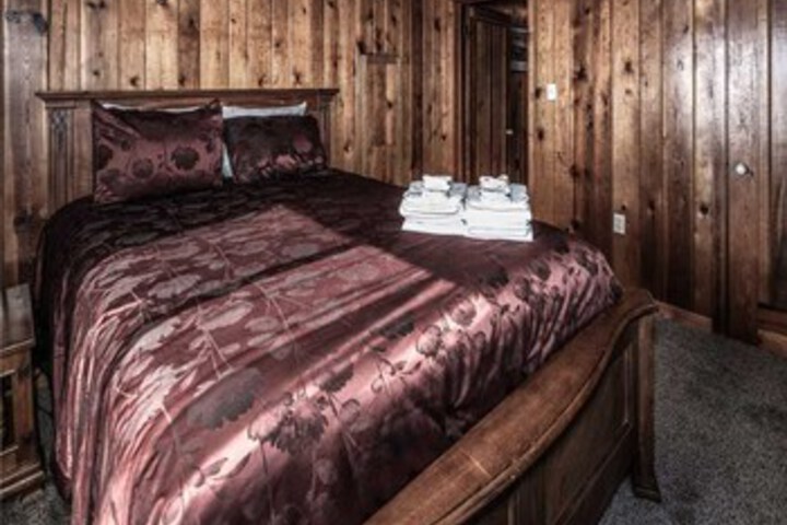 Room 27 of 33
