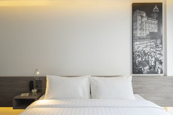 Room 10 of 42