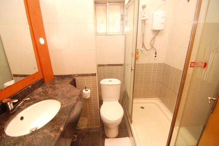 Room 60 of 82
