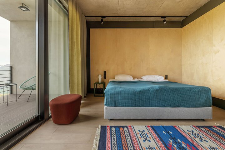 Room 25 of 69