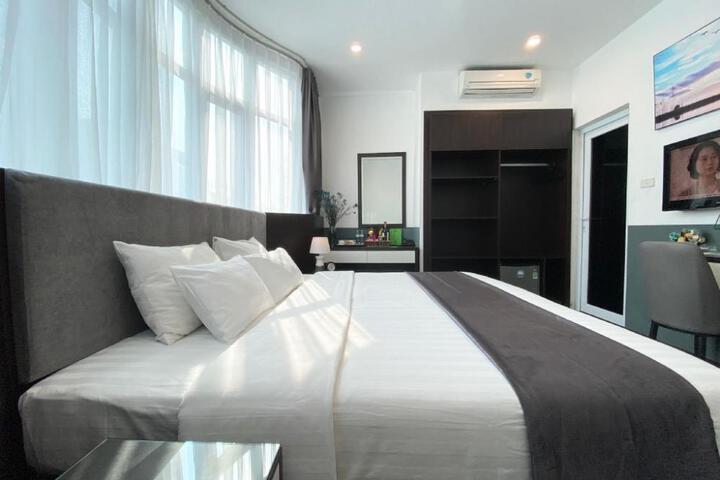 Hotel Suite Photo