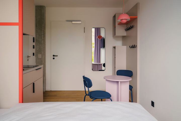Room 31 of 65