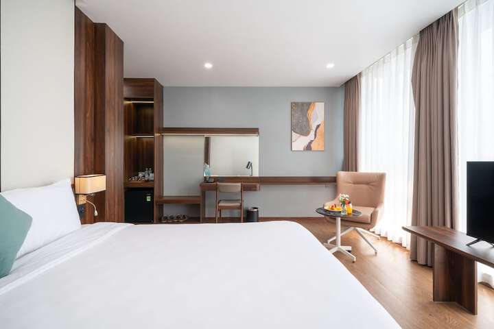 Room 35 of 93