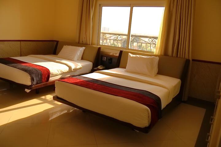 Room 7 of 25