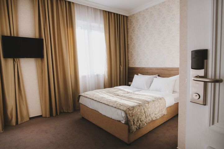 Room 8 of 70