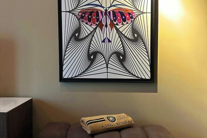 Room 10 of 85