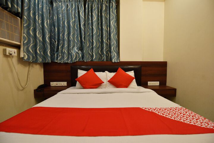 Room 6 of 28