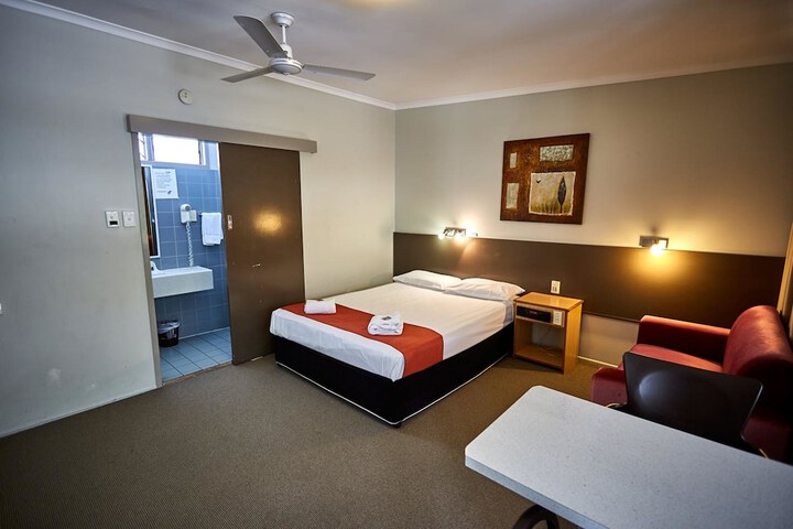Room 15 of 32