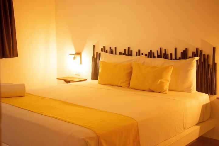Room 4 of 83