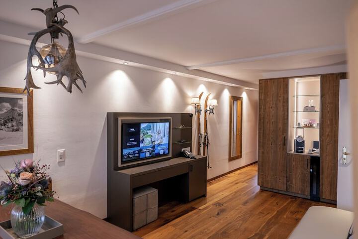 Room 27 of 60