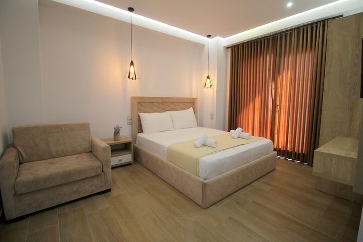 Room 15 of 34