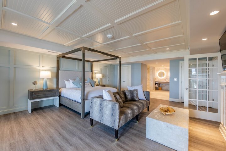 Room 42 of 159