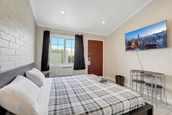 Suite King Bed Kitchenette Ground Floor (14 of 15)