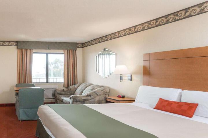 Standard Room, King or Two Doubles (2 of 3)
