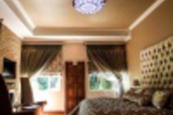 Room 4 of 74