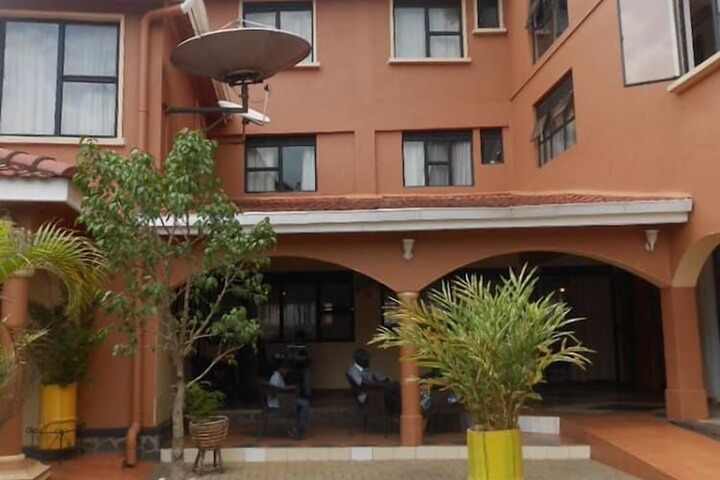 Hotel 4 of 10