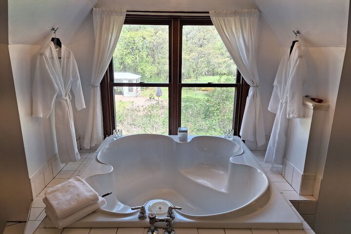 Hotel Exterior 67 of 68