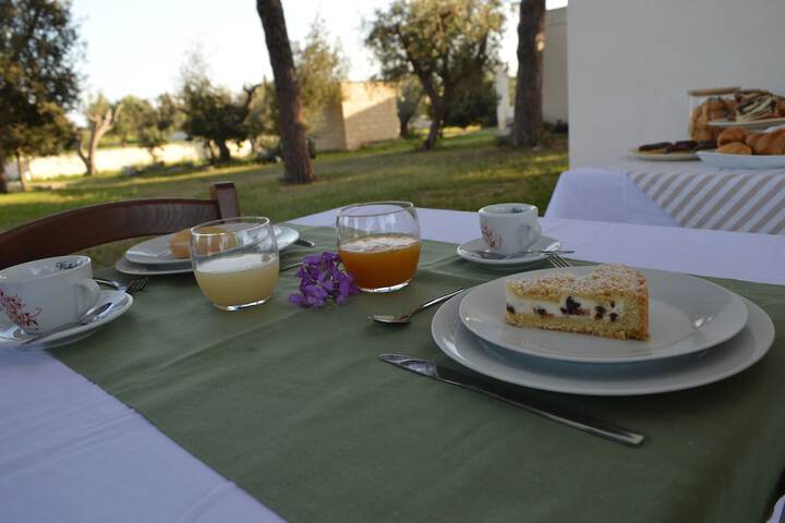 Breakfast/Coffee Service 64 of 96